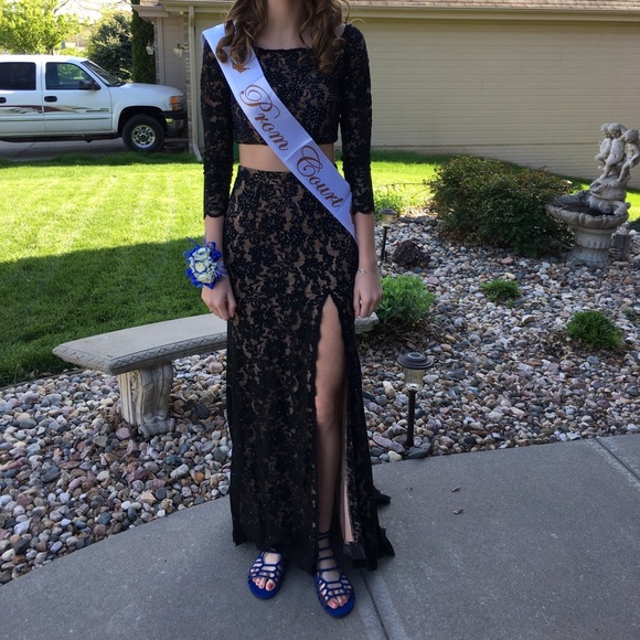 Prom dress - Picture 1 of 4